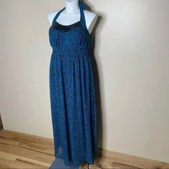 - Torrid sleeveless maxi dress - Picture 2 of 9